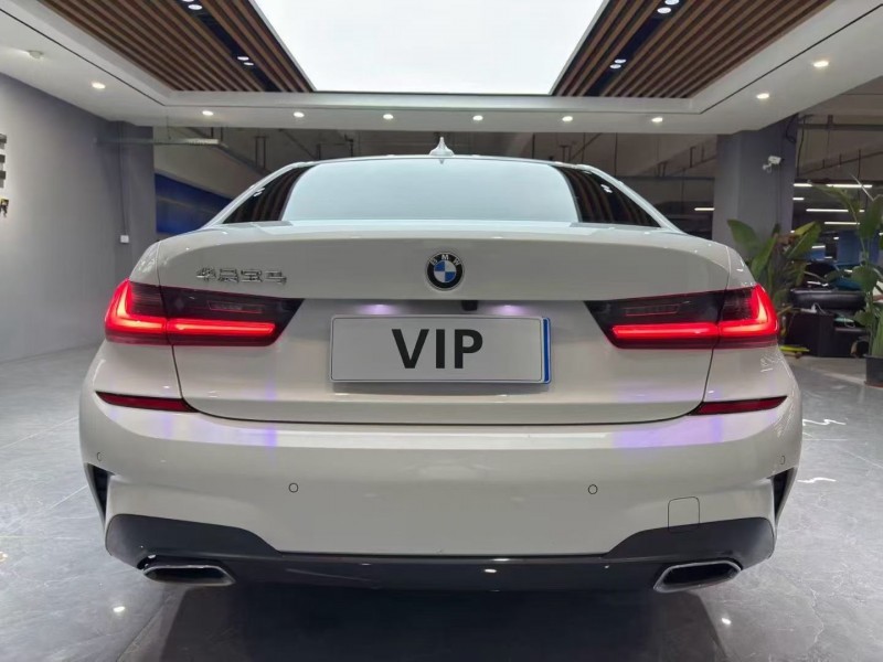 成都22年宝马3系8