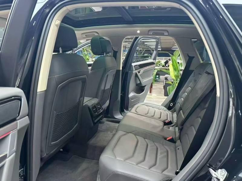 成都21年大众途锐4