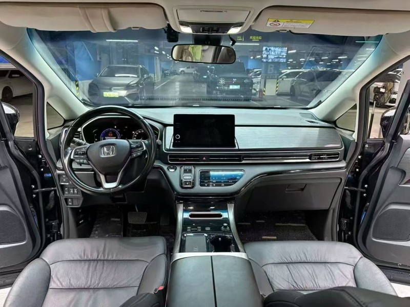 成都22年本田艾力绅3