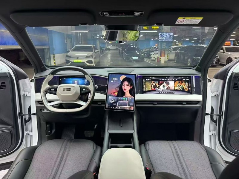 成都23年吉利银河3