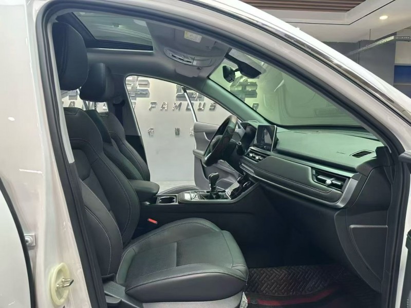 成都24年奇瑞瑞虎8