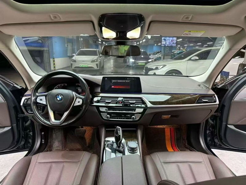 成都19年宝马5系8