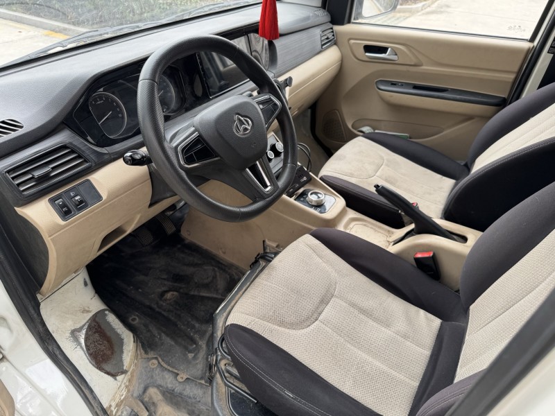 济宁24年长安汽车跨越星5