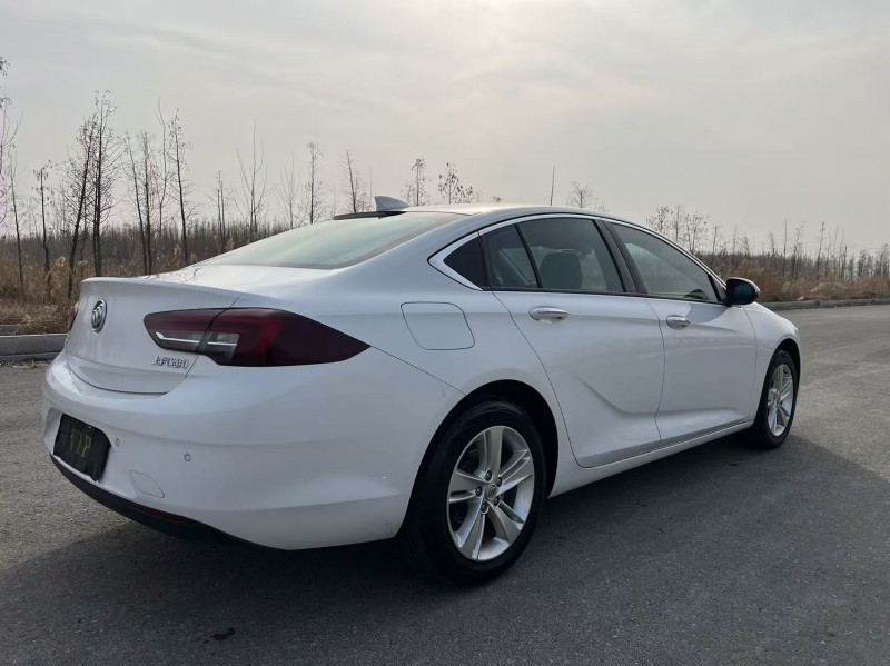 鹽城20年別克君威8