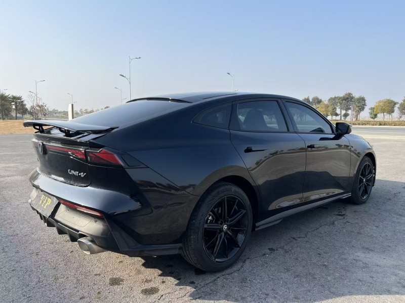 鹽城23年長安汽車UNI8