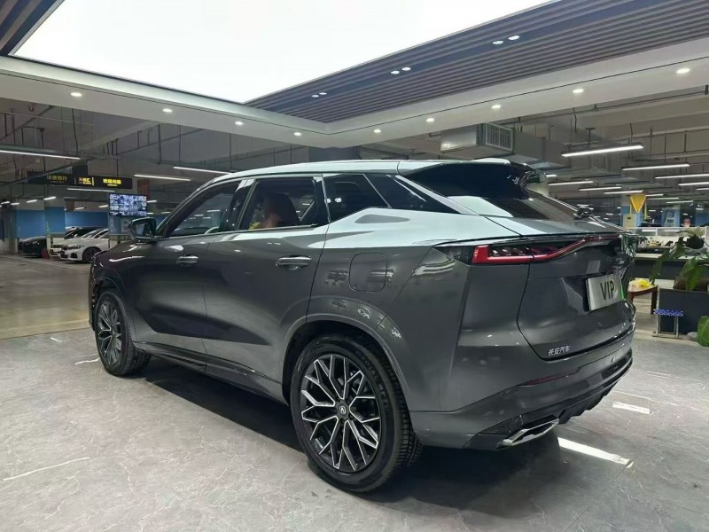 成都25年长安汽车UNI8