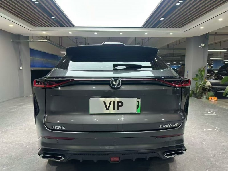 成都25年长安汽车UNI9