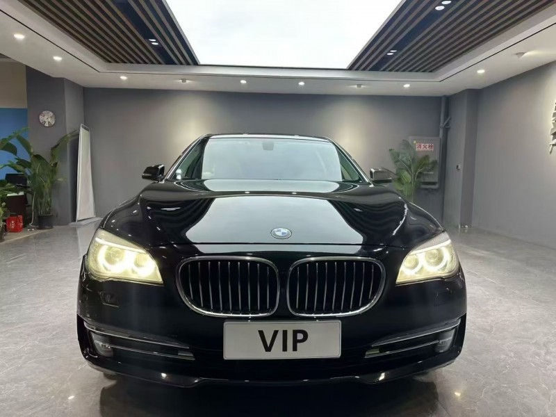 成都14年宝马7系1