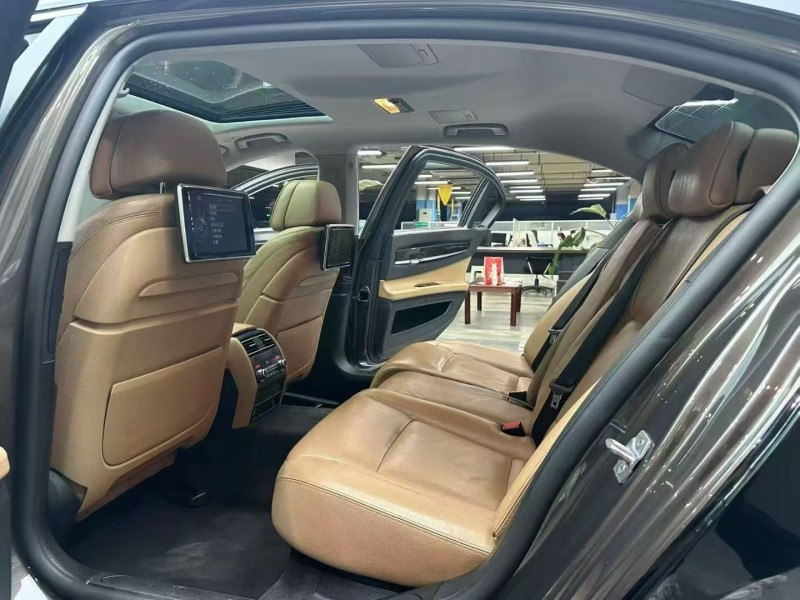 成都14年宝马7系5