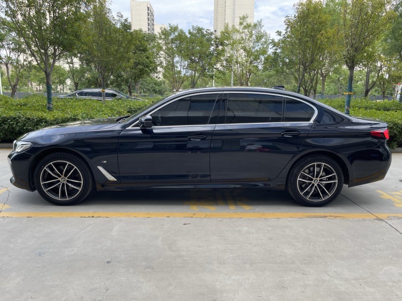 济宁23年宝马5系4