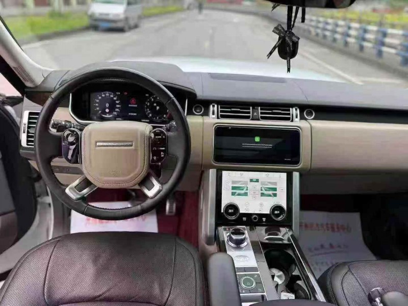 廣州21年路虎攬勝行政6