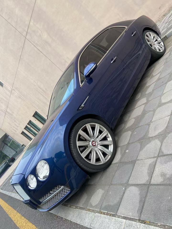 营口18年宾利飞驰3