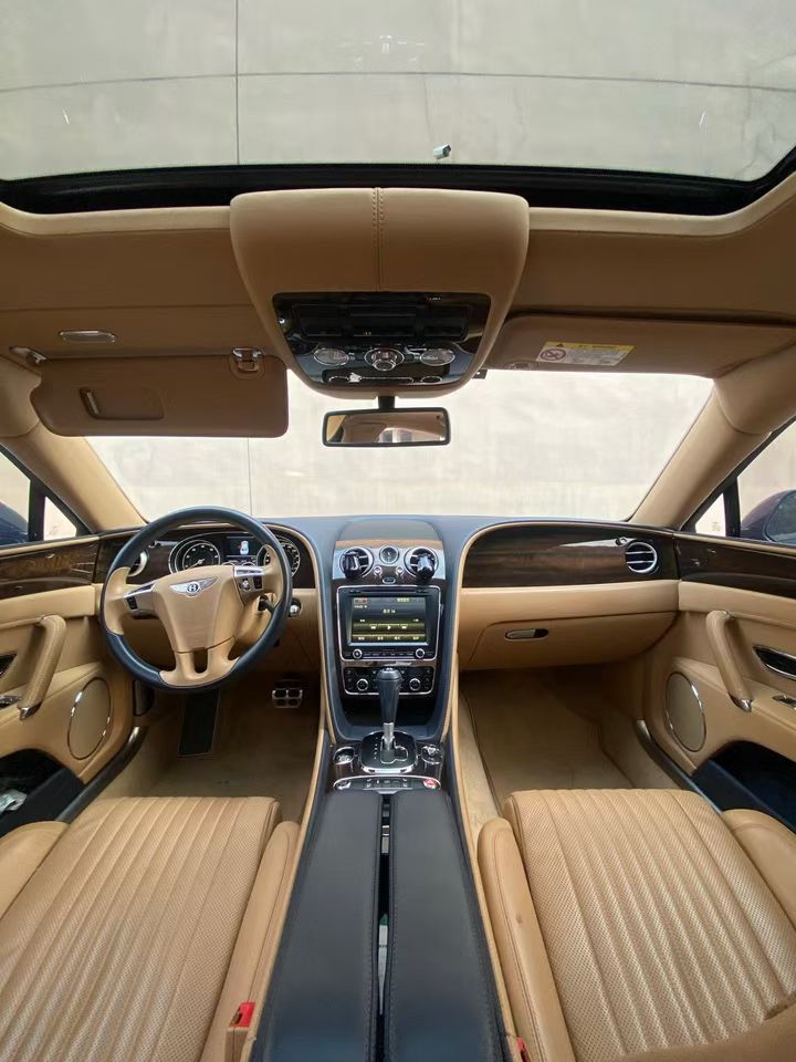 营口18年宾利飞驰4