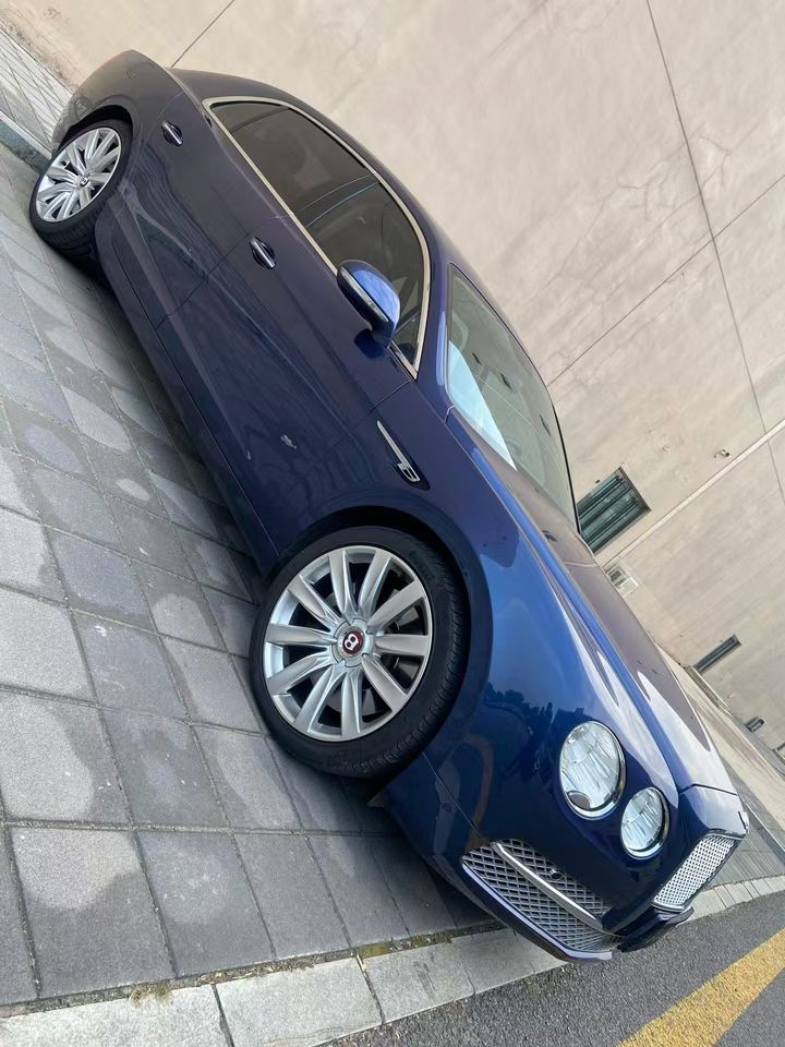 营口18年宾利飞驰6