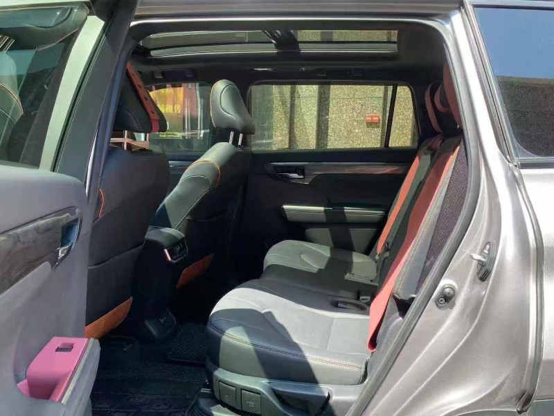 广州25年丰田皇冠4