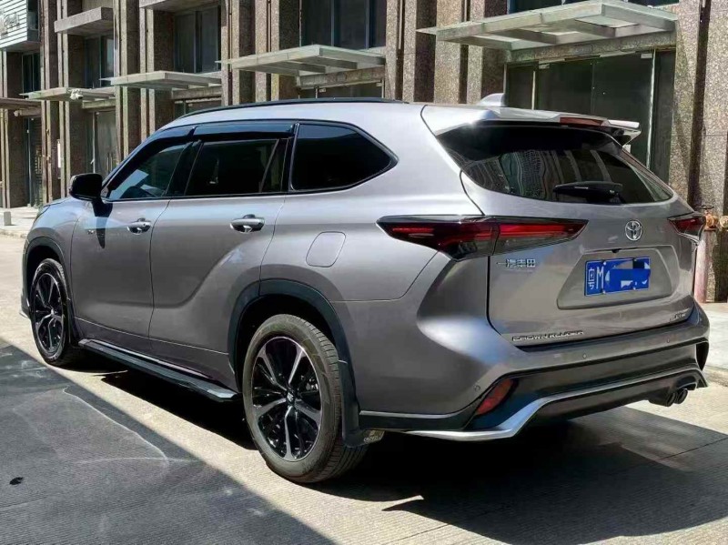 广州25年丰田皇冠8