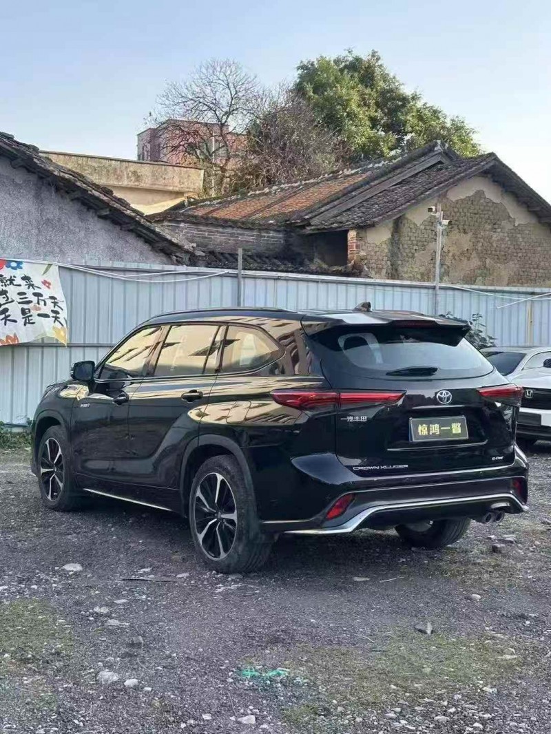 廣州22年豐田皇冠4