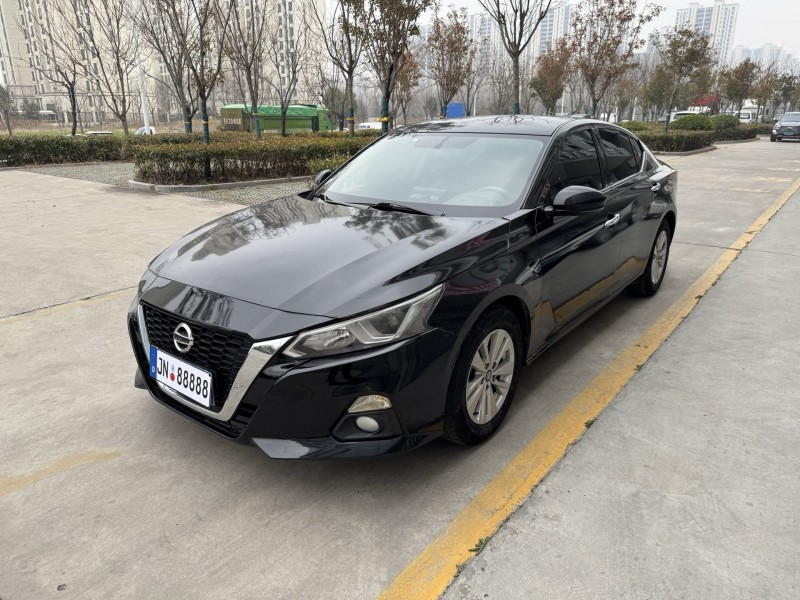 濟寧22年日產天籟2