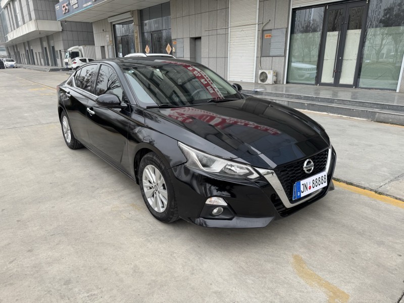 濟寧22年日產天籟3