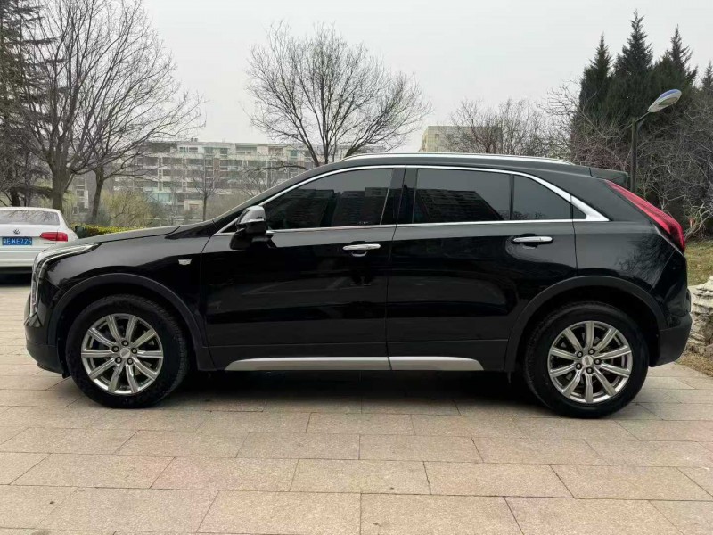 邢臺20年凱迪拉克XT48