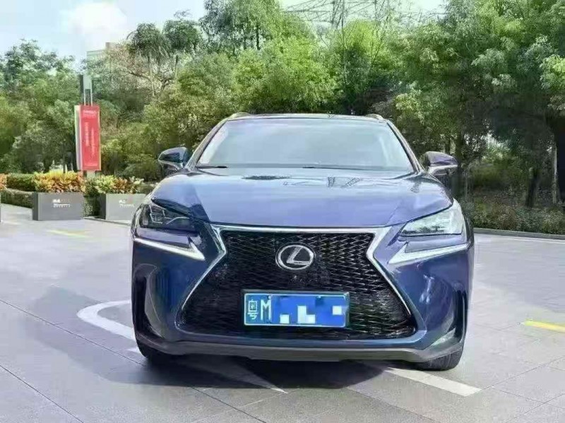 广州17年雷克萨斯NX1