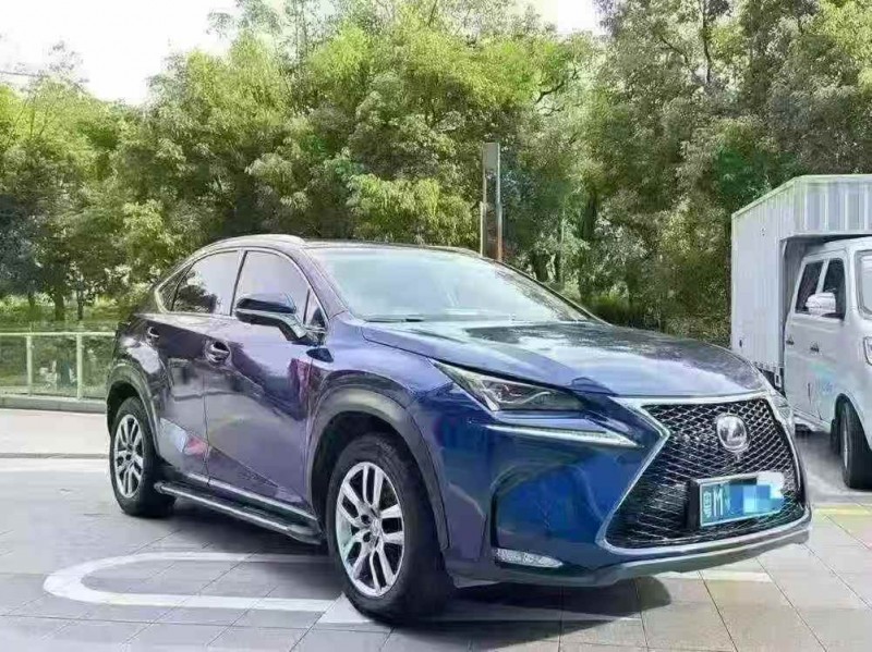 广州17年雷克萨斯NX3