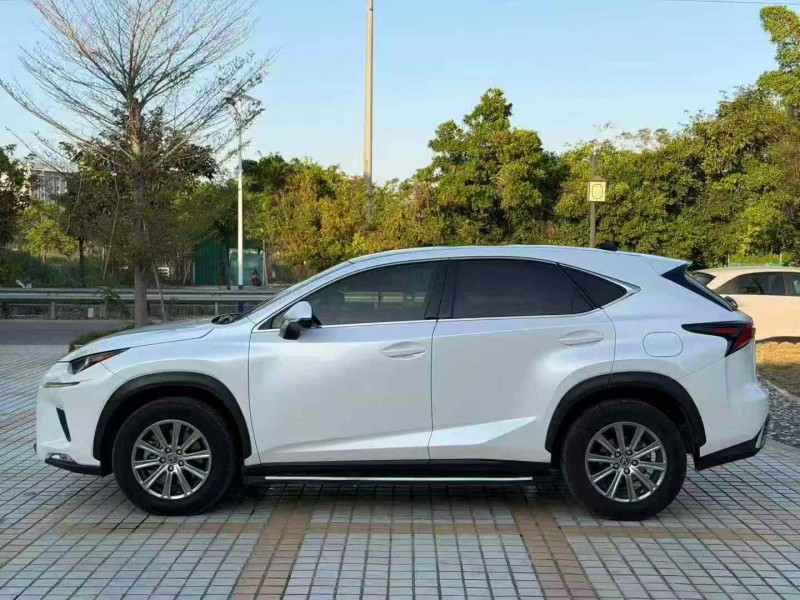 广州19年雷克萨斯NX3