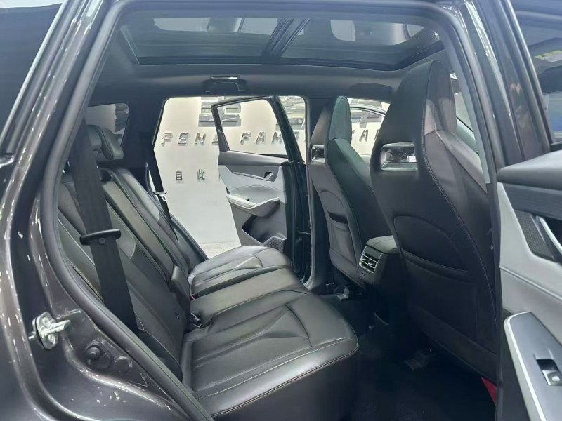 成都23年长安汽车CS757