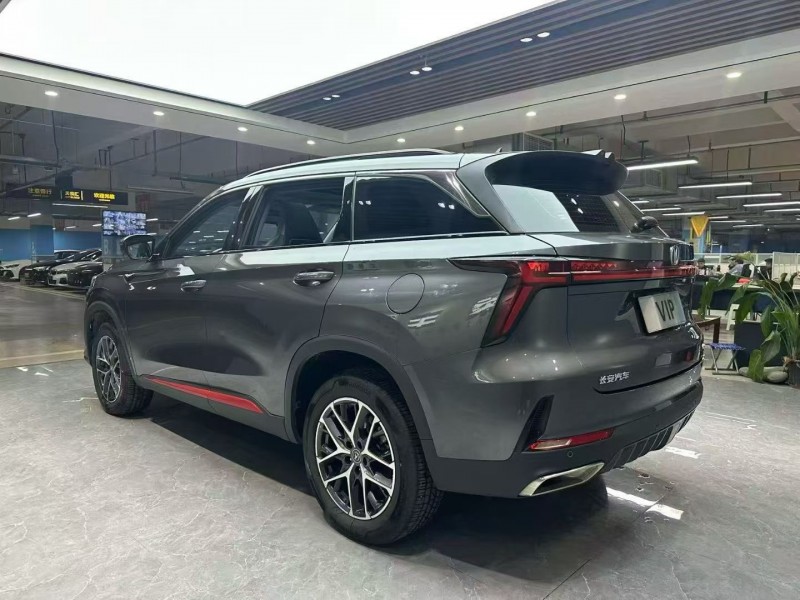 成都23年长安汽车CS758