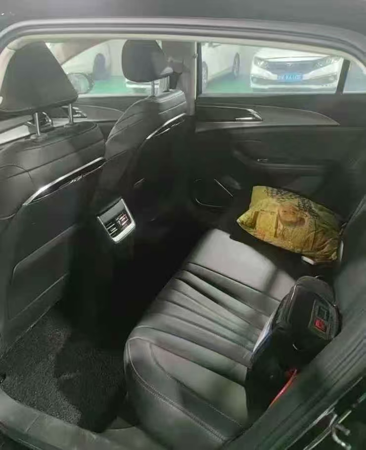 衢州23年红旗H55