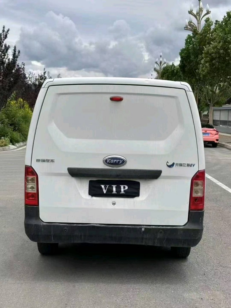 平凉22年奇瑞江豚4