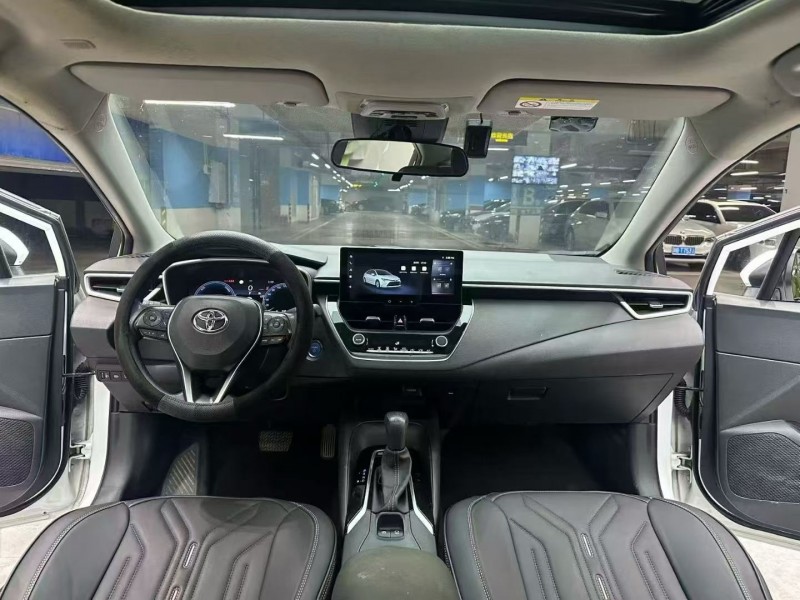 成都24年丰田雷凌2