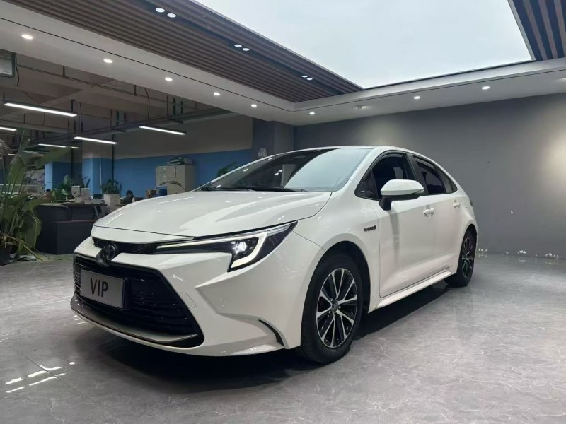 成都24年丰田雷凌3