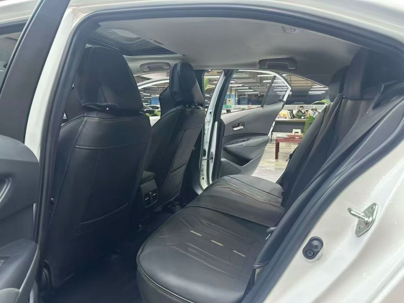 成都24年丰田雷凌5