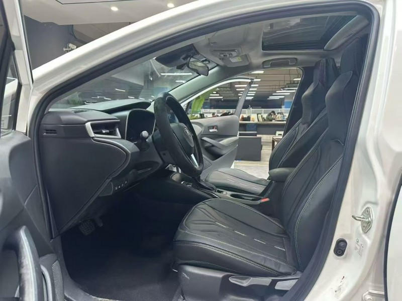 成都24年丰田雷凌6