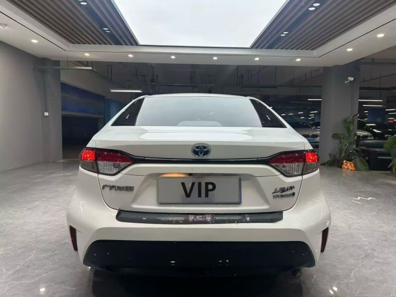 成都24年丰田雷凌10