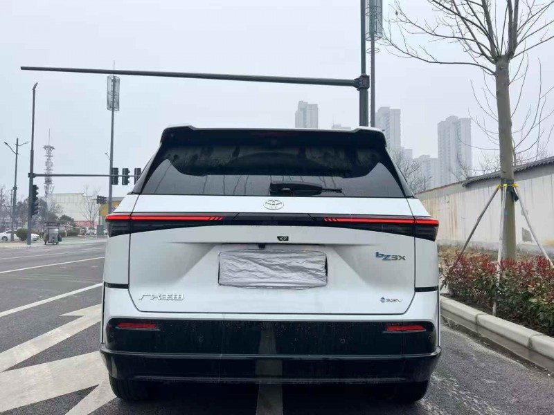 青島25年豐田鉑智4