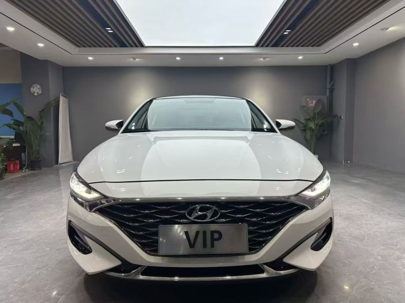 成都20年现代菲斯塔1