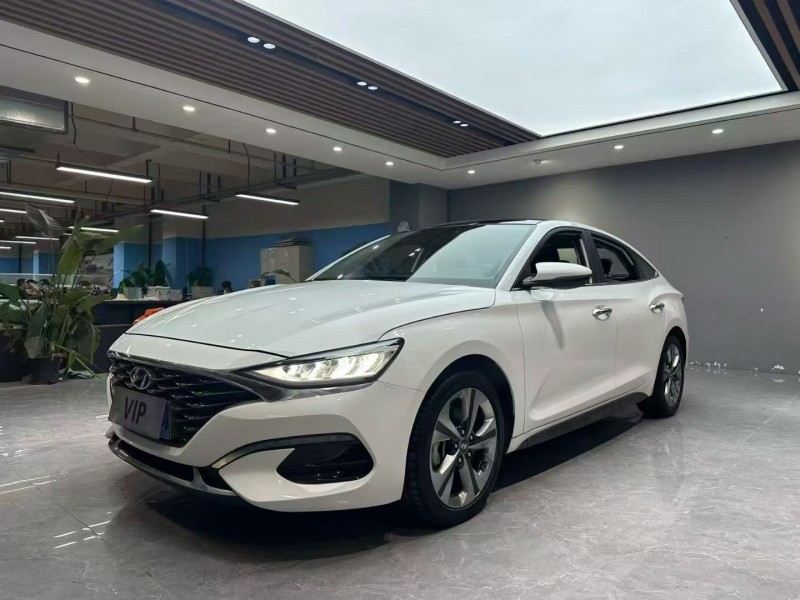 成都20年现代菲斯塔2