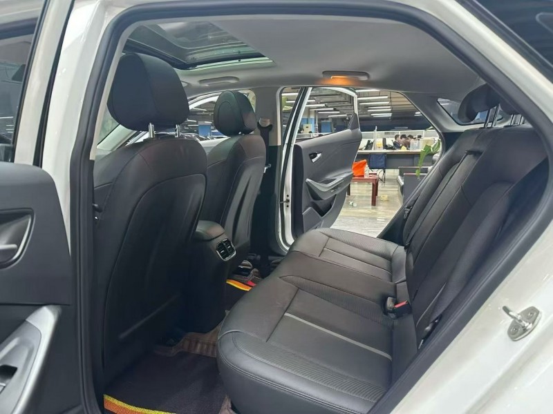 成都20年现代菲斯塔5