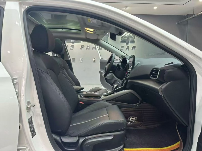 成都20年现代菲斯塔8