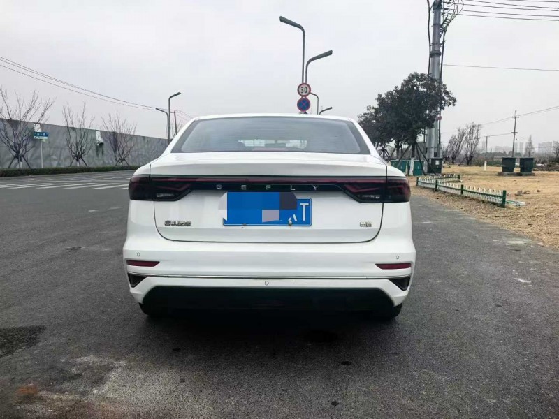 苏州22年吉利帝豪8