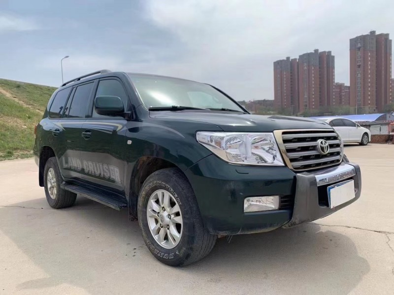 青島10年豐田蘭德酷路澤3