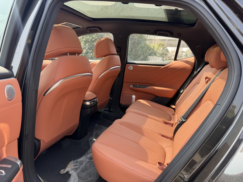 南通25年长安汽车启源2