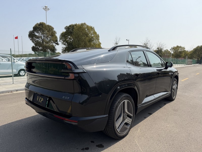 南通25年长安汽车启源9