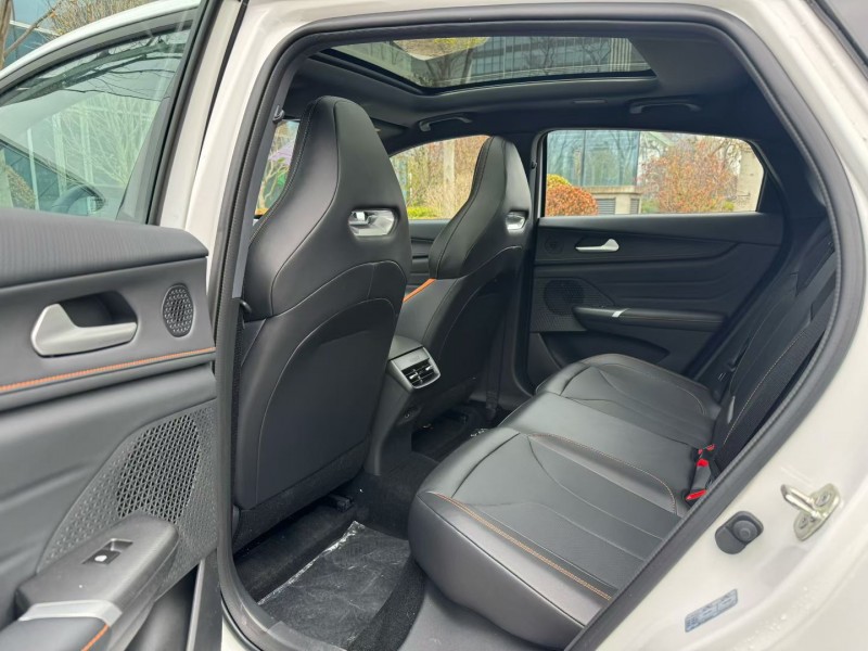 盐城25年长安汽车UNI8