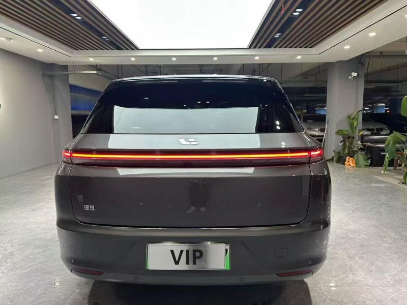 成都23年理想L76