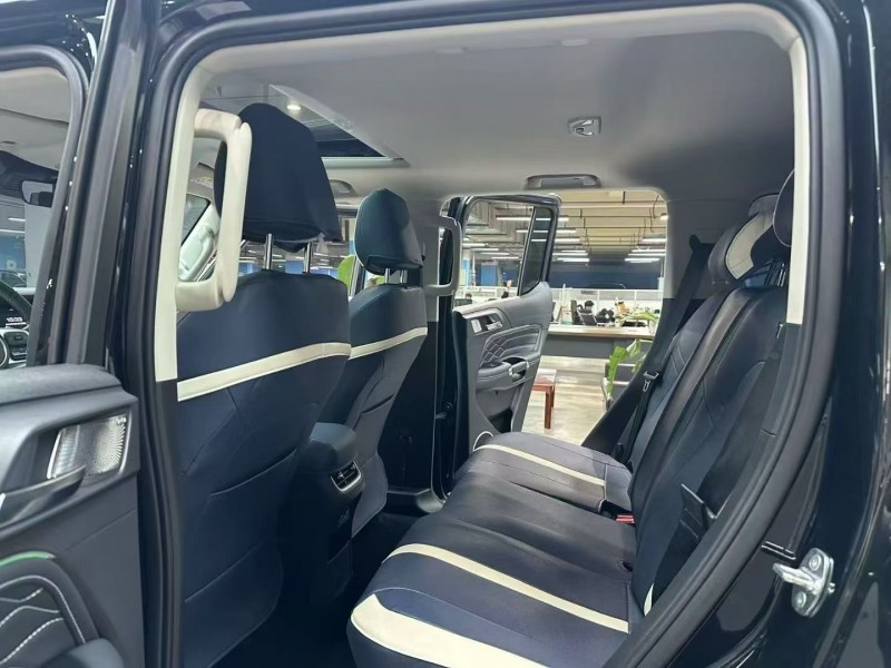 成都23年长城汽车坦克5