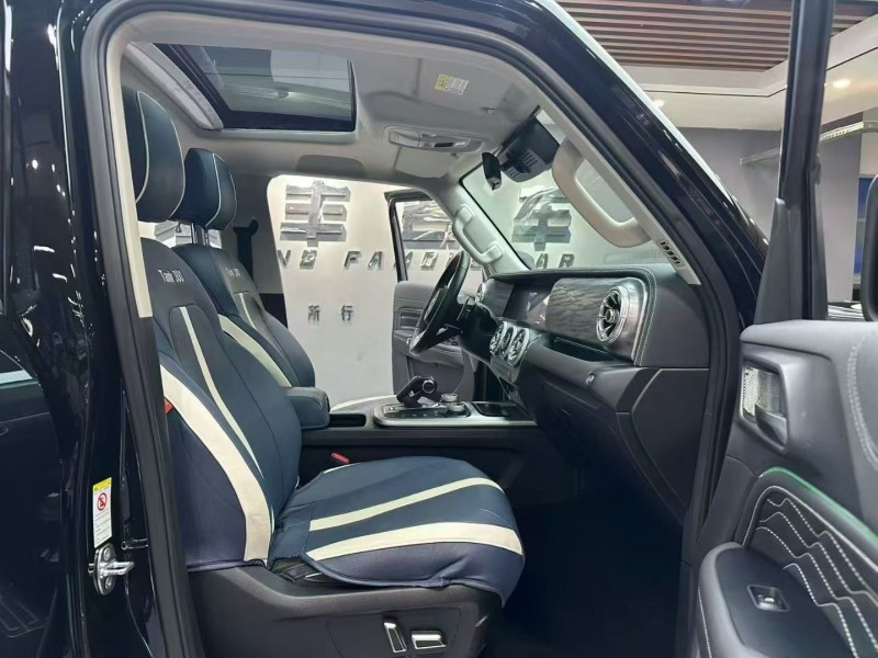 成都23年长城汽车坦克8