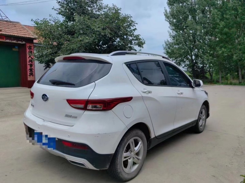 青岛19年一汽骏派8